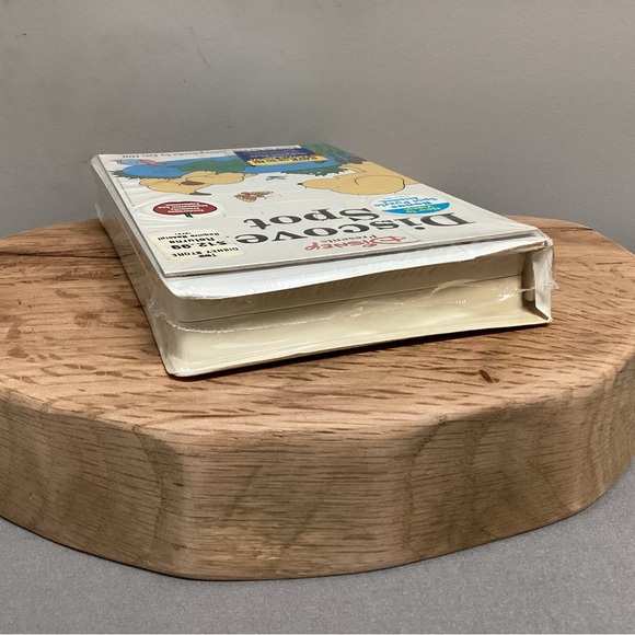 🟡 Sealed / New - VHS - Disney’s - Discover Spot - Bonus Puzzle Included - Rare - Picture 8 of 10